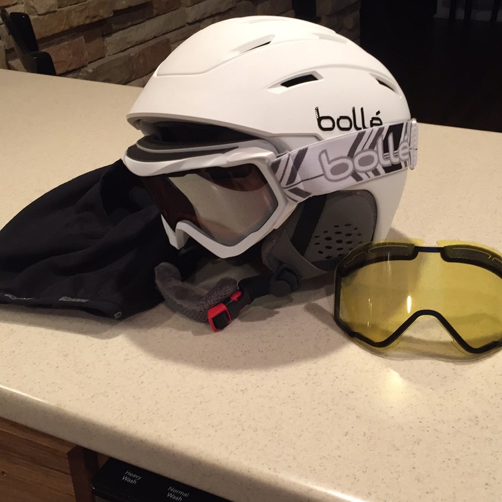 Bolle Woman’s Ski Helmet and Goggles